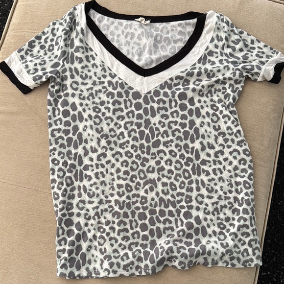 BiBi Black and Gray Fitted Graphic Tee - Picture 1 of 1